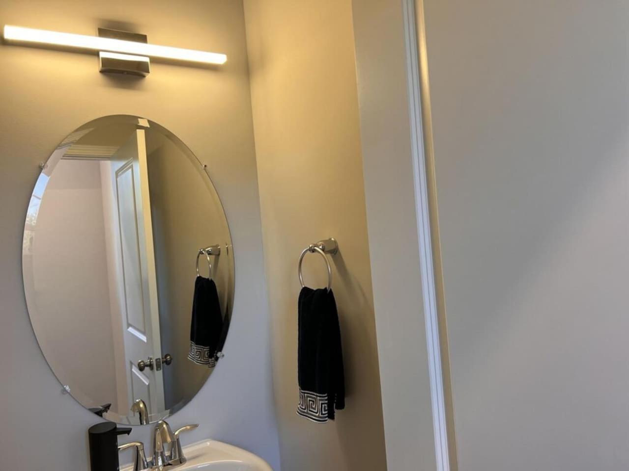 The Villas Buckingham 10 Mins To Rdu Airport Duke Downtown Durham Luaran gambar
